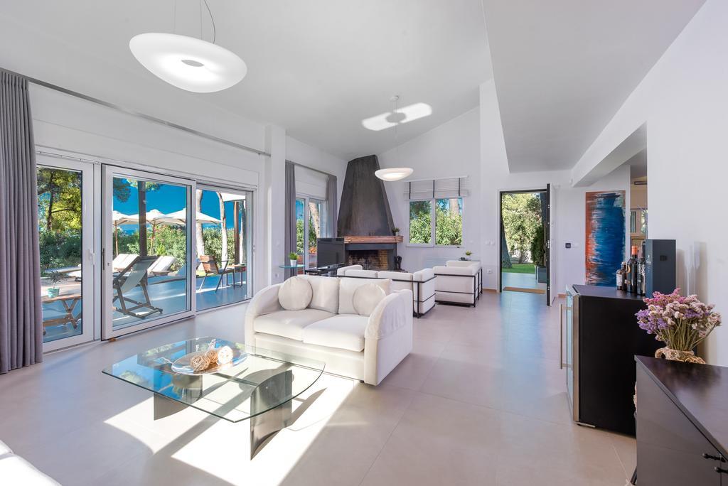 The White Villa At Sani Sani  Extérieur photo